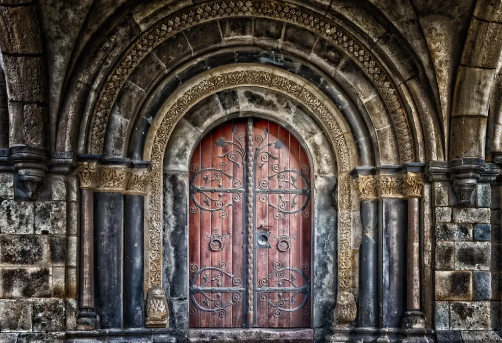 Job portals: gate, portal and door
