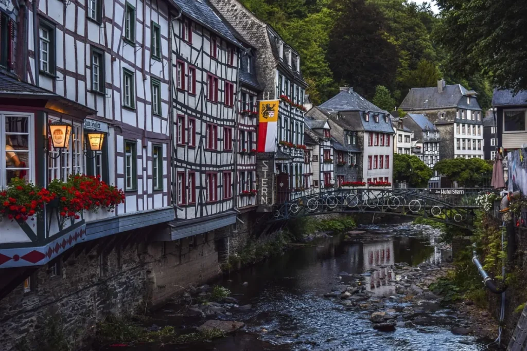 Trip to germany: City, architecture and river